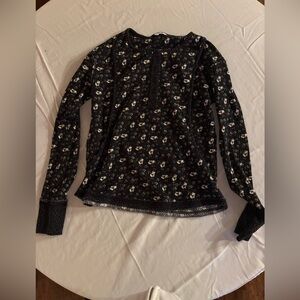 Black and White Floral Long Sleeve 🪷